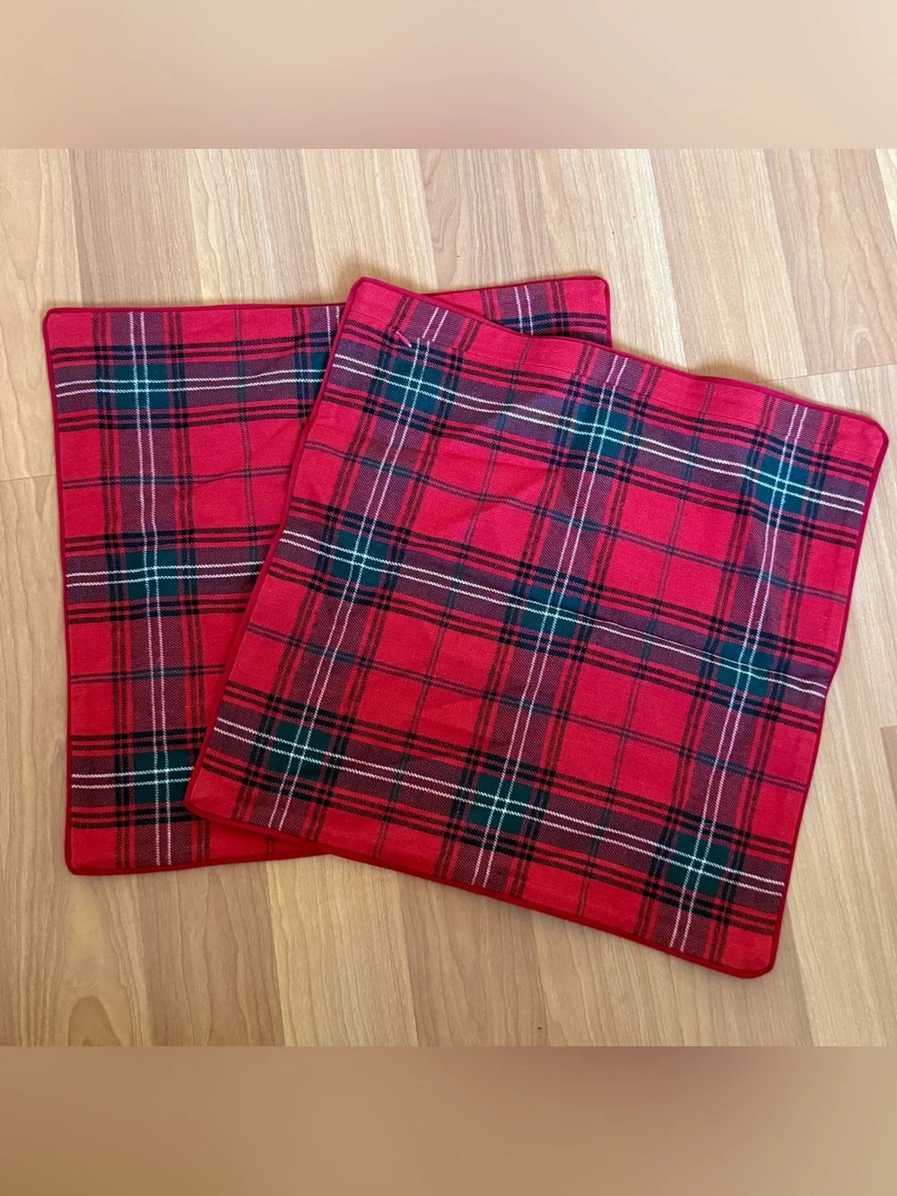 Williams Sonoma Home Classic Red Tartan Plaid Pillow Covers Set of 2 18”x18”